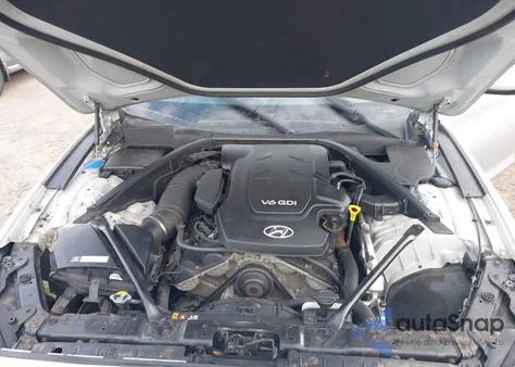 2015 Hyundai Genesis 3.8 z USA, uszkodzony, nr VIN KMHGN4JEXFU024174